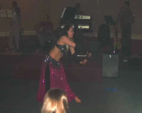Reischa performing live 24