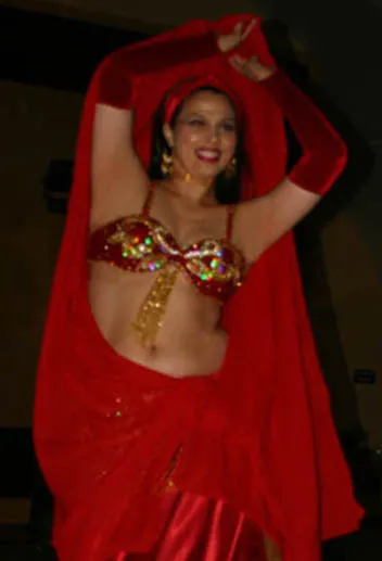 Reischa performing live 28